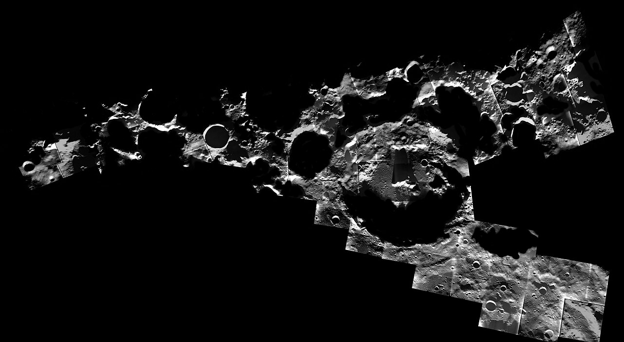 A peppering of craters at the Moon’s south pole ESA311784 — Lune, Artemis II et Apophis : semaine chargée